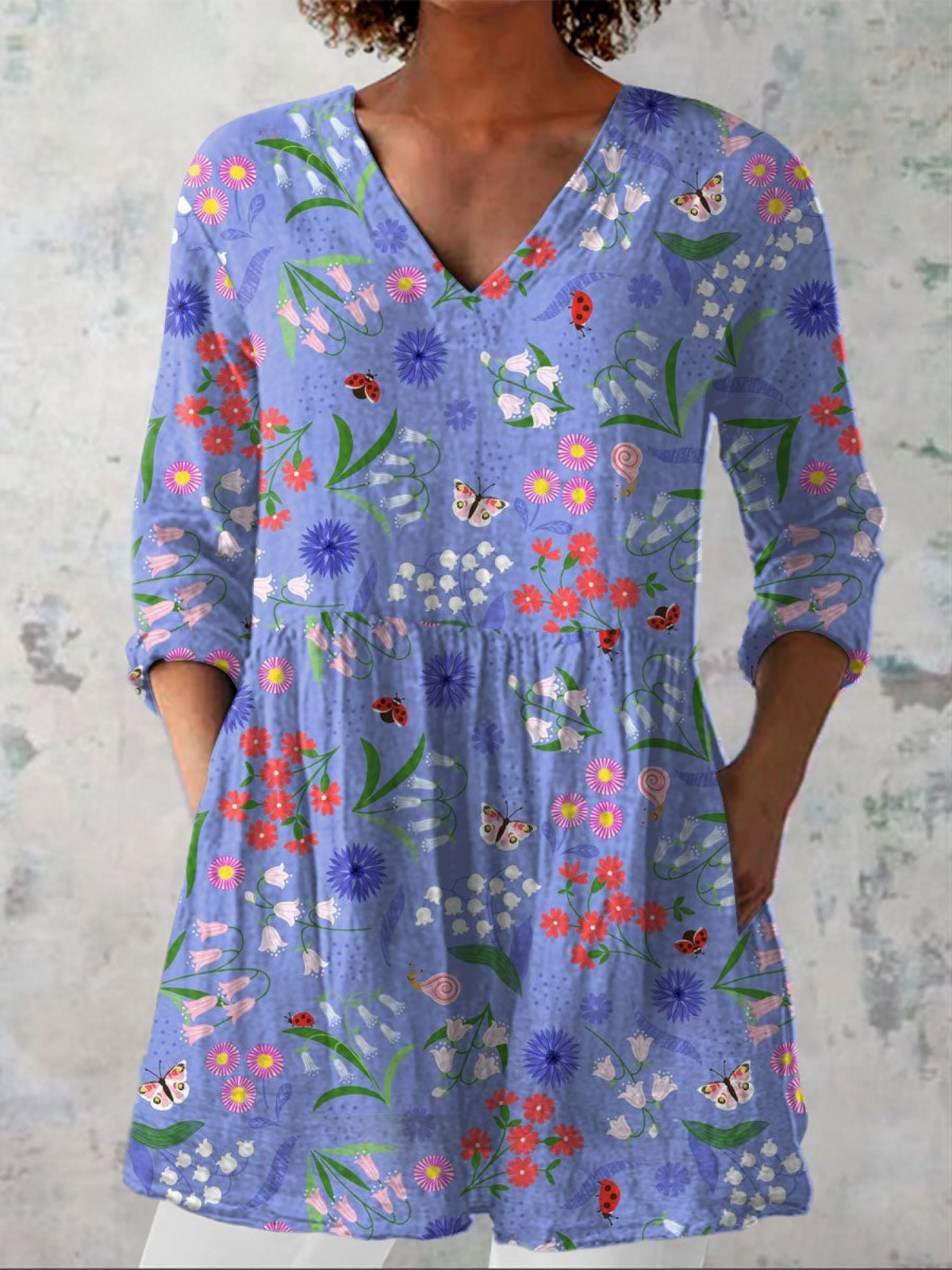 Flora | Lang Bluse med V-hals