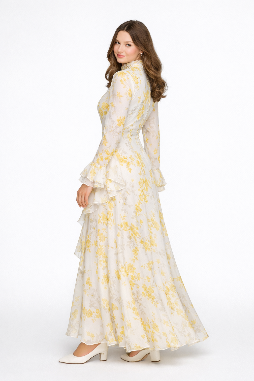 Marianne | Asymmetrisk beige maxikjole i chiffon med høj hals og oliemaleri-print