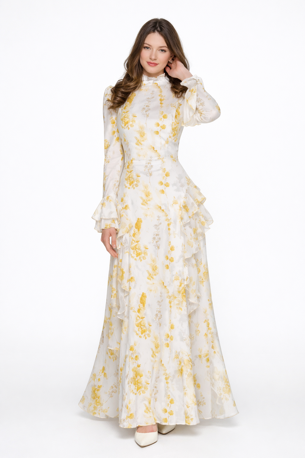Marianne | Asymmetrisk beige maxikjole i chiffon med høj hals og oliemaleri-print